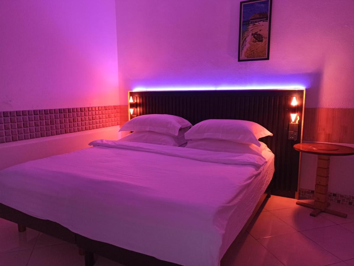 Aloha Beach Inn Himmafushi Chambre photo